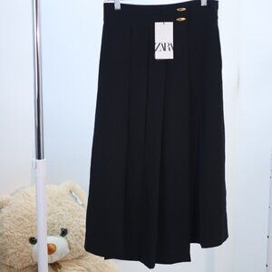 Zara Black Culotte Pleated Pants with Gold Buttons, Size S